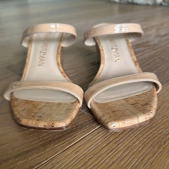 STUART WEITZMAN Aleena 50 Patent-leather Wedge Sandals In Neutral - Picture 4 of 13